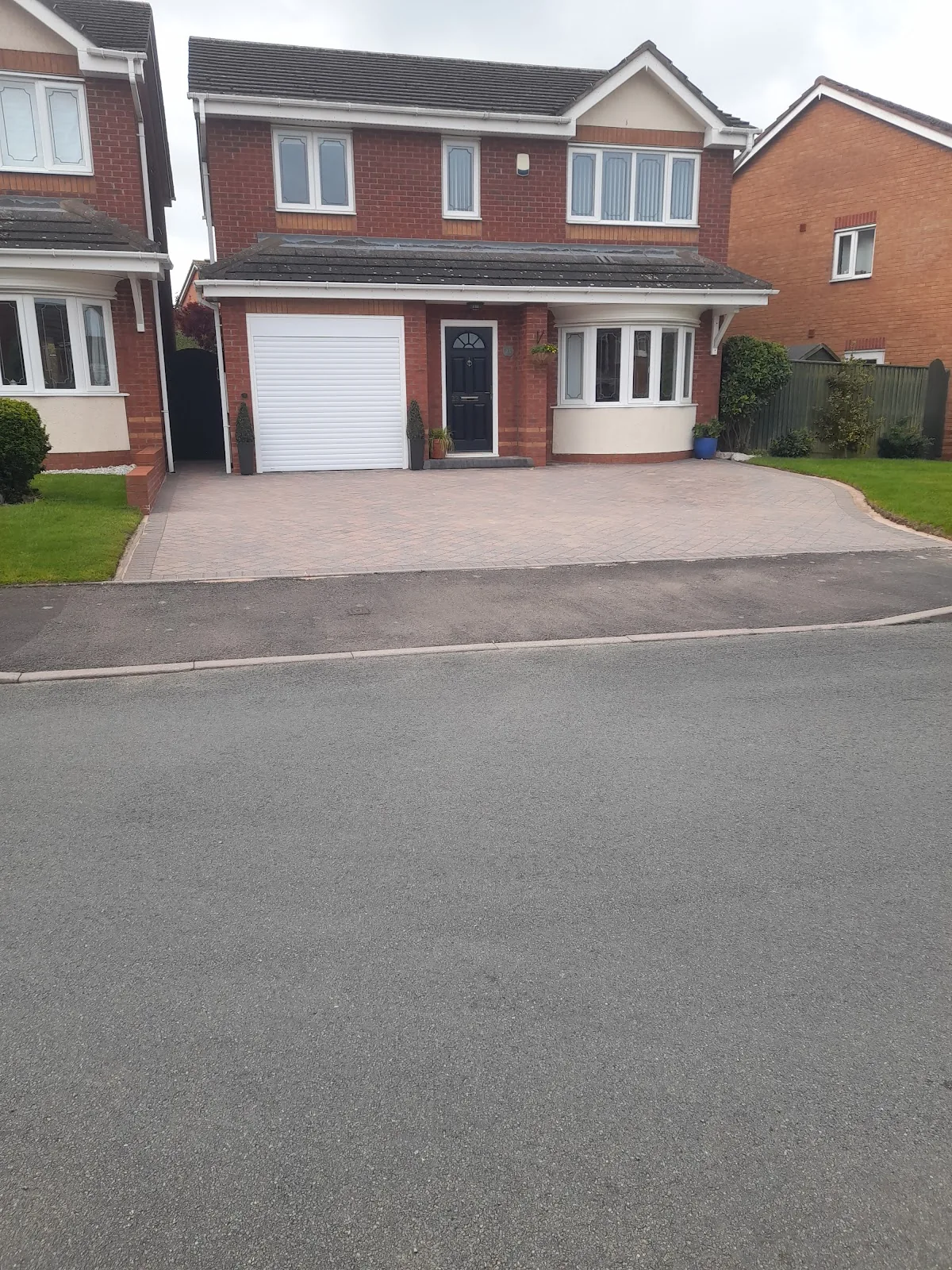 Driveway or patio cleaned for Robert Divers