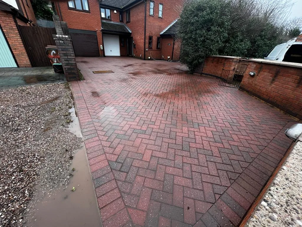 Driveway or patio cleaned for Thomas Wilkes